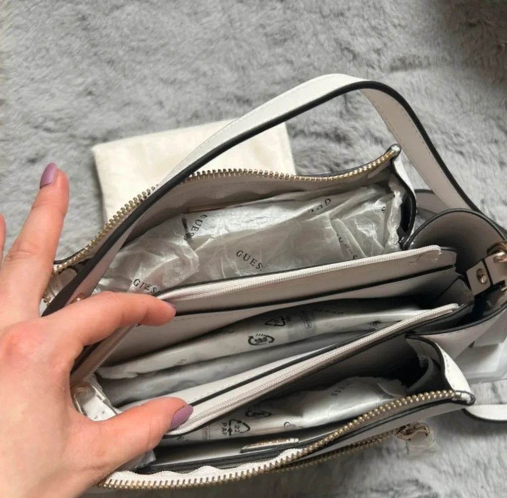 👜 Guess schoudertas – Ecru / Crème – Nieuw met etiket 👜 – photo 6